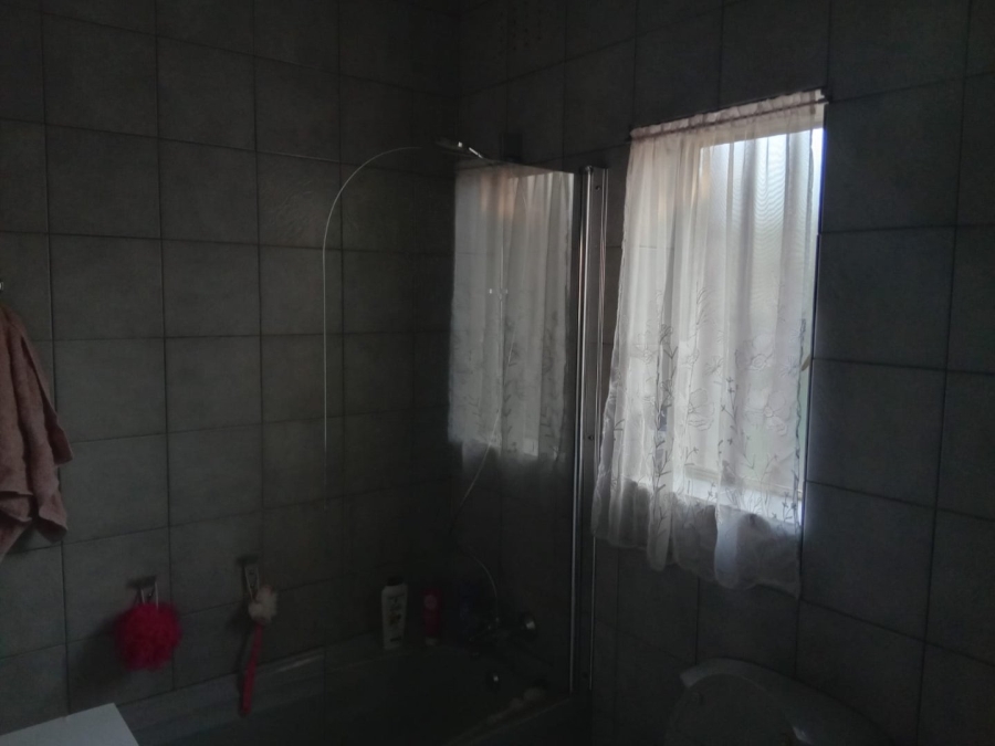 3 Bedroom Property for Sale in Mulbarton Gauteng