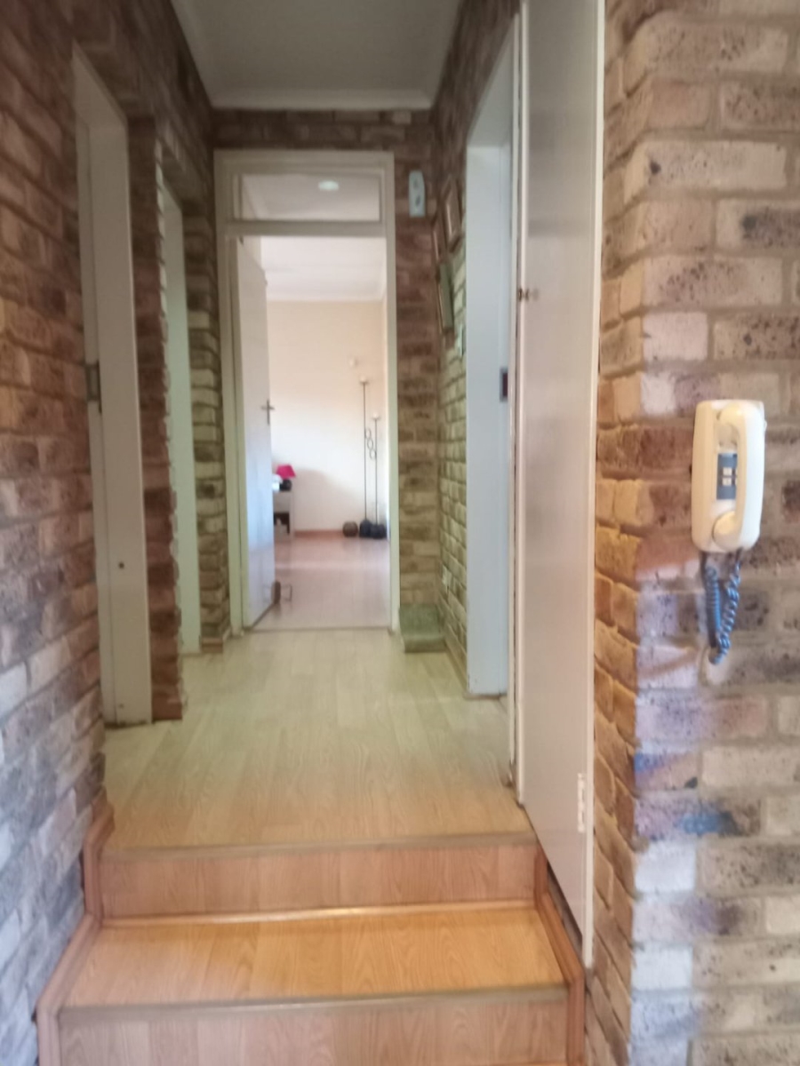 3 Bedroom Property for Sale in Mulbarton Gauteng