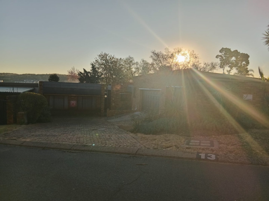 3 Bedroom Property for Sale in Mulbarton Gauteng
