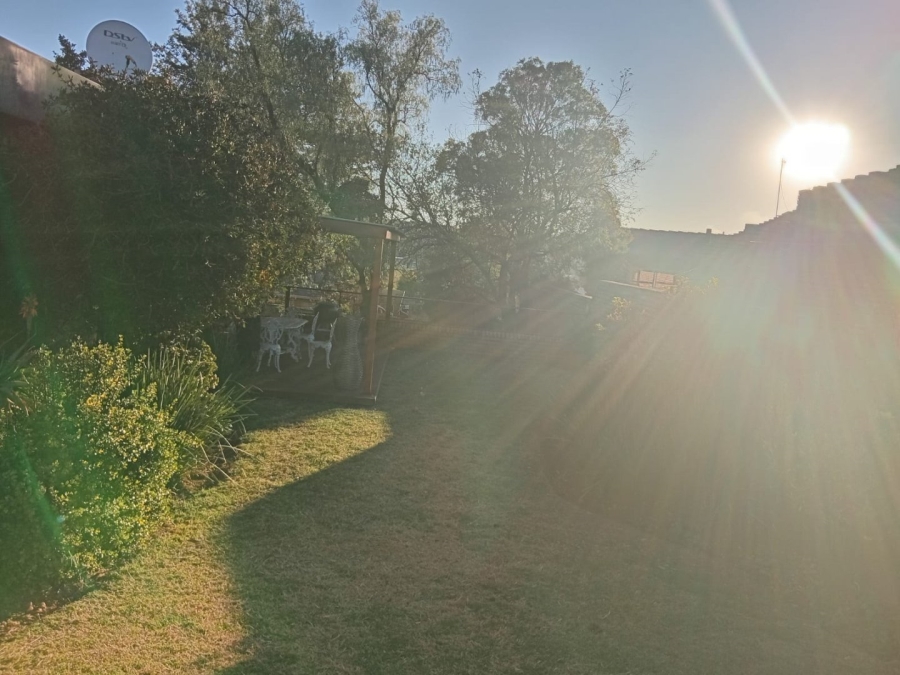 3 Bedroom Property for Sale in Mulbarton Gauteng