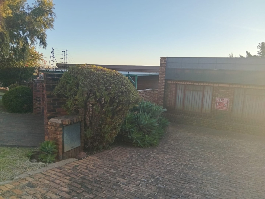 3 Bedroom Property for Sale in Mulbarton Gauteng