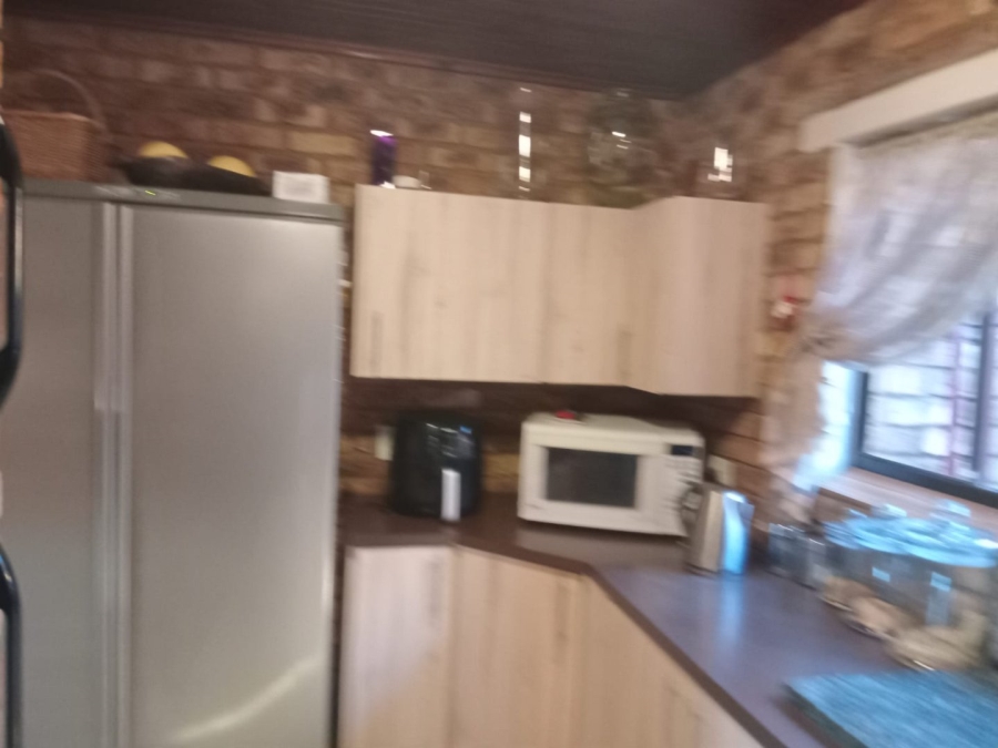 3 Bedroom Property for Sale in Mulbarton Gauteng