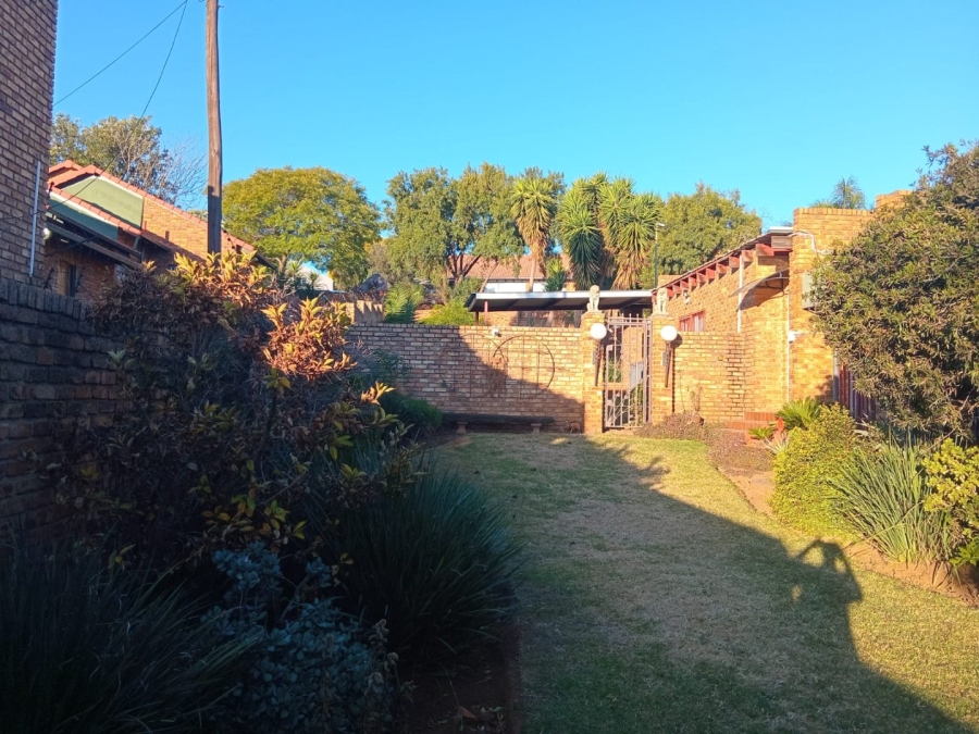 3 Bedroom Property for Sale in Mulbarton Gauteng