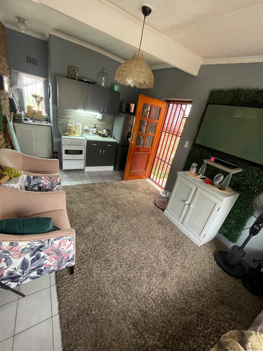 3 Bedroom Property for Sale in Mulbarton Gauteng