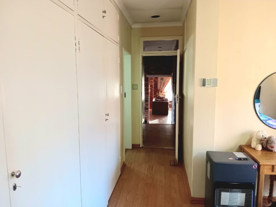 3 Bedroom Property for Sale in Mulbarton Gauteng
