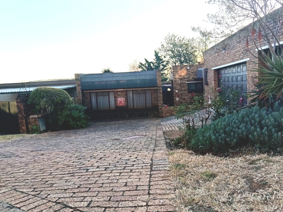 3 Bedroom Property for Sale in Mulbarton Gauteng