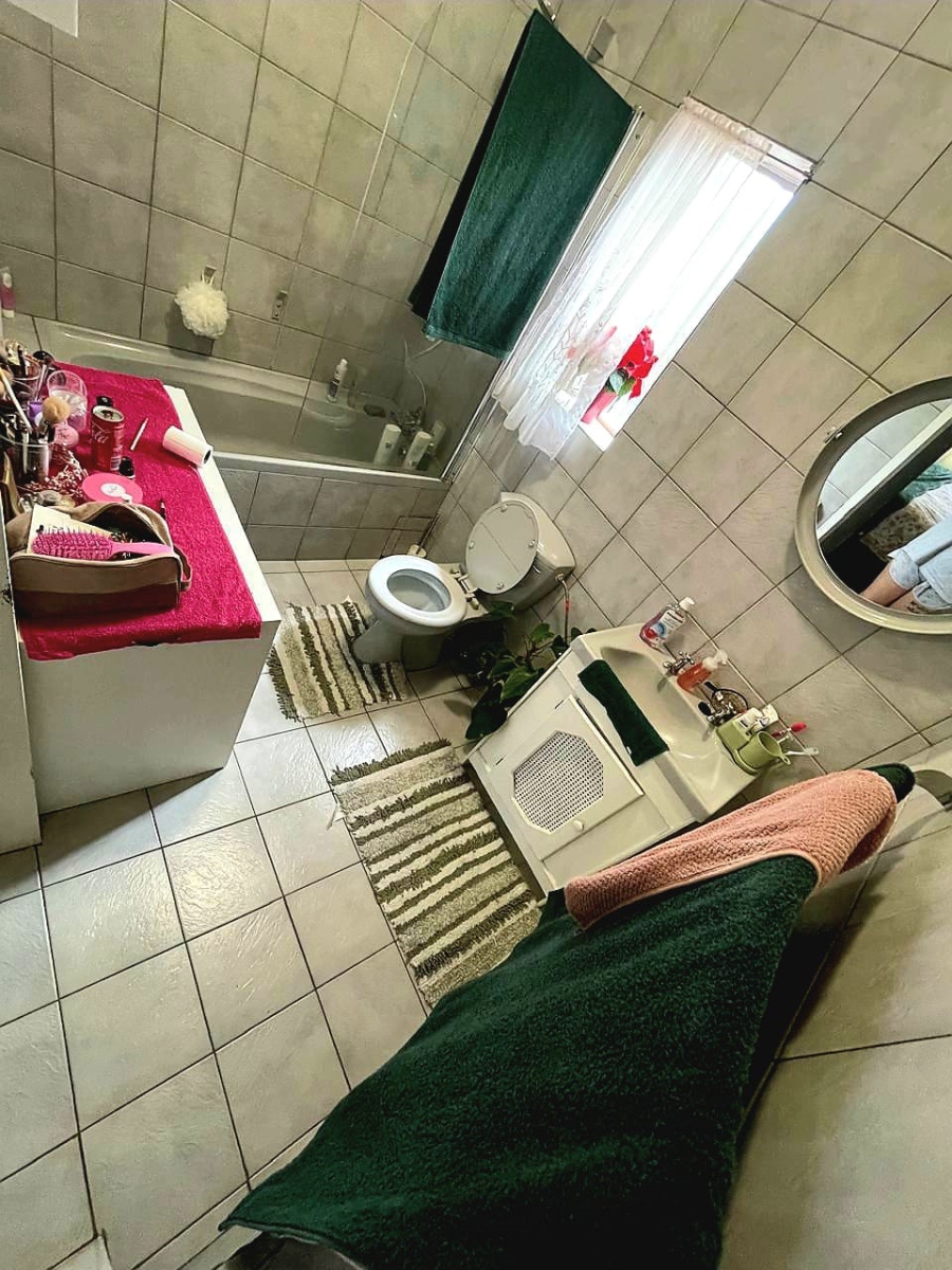 3 Bedroom Property for Sale in Mulbarton Gauteng