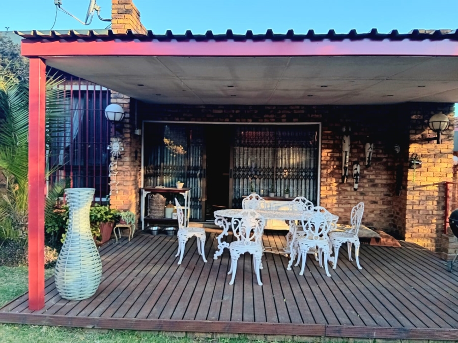 3 Bedroom Property for Sale in Mulbarton Gauteng