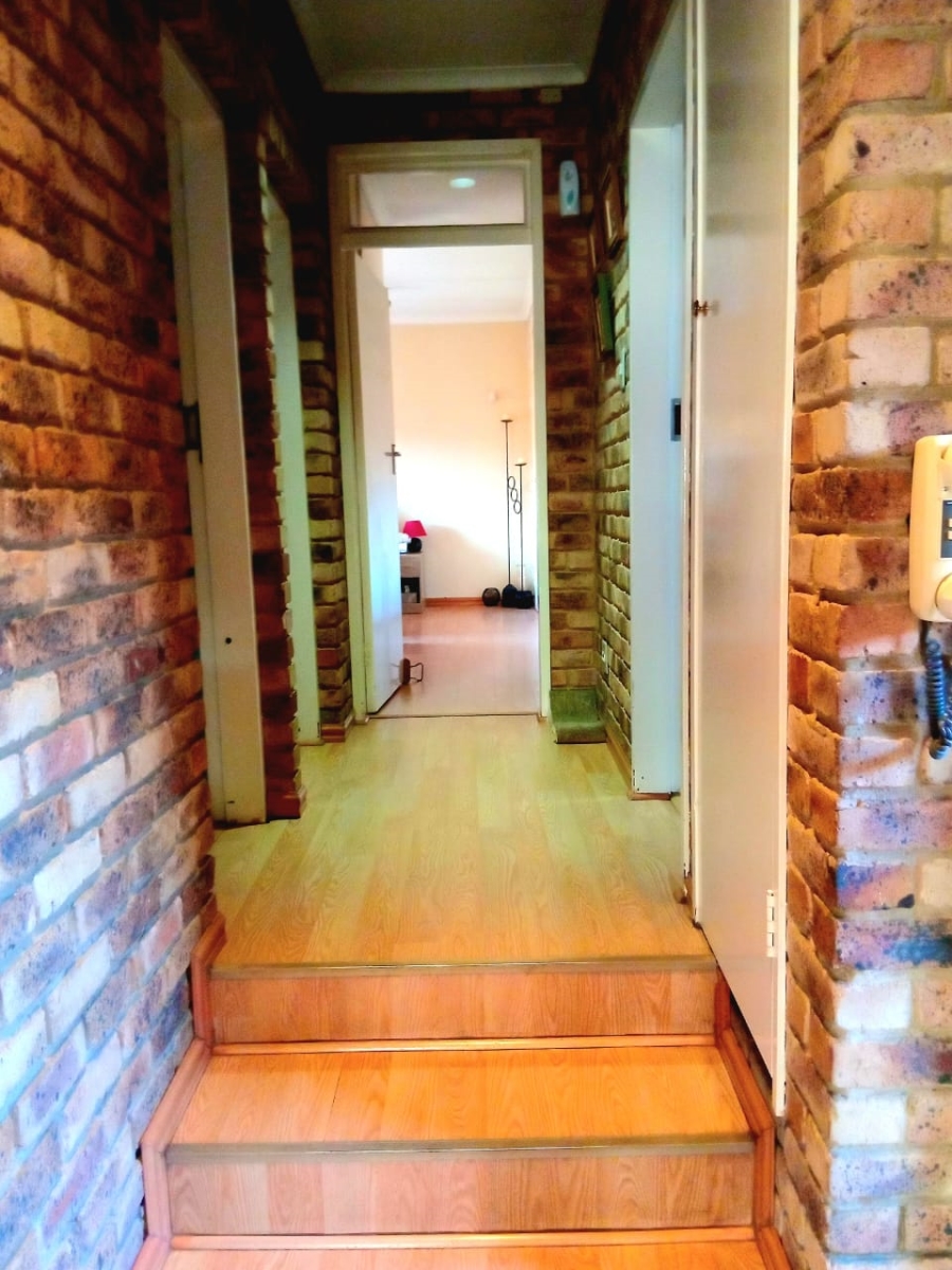 3 Bedroom Property for Sale in Mulbarton Gauteng