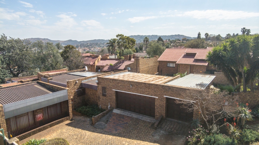 3 Bedroom Property for Sale in Mulbarton Gauteng
