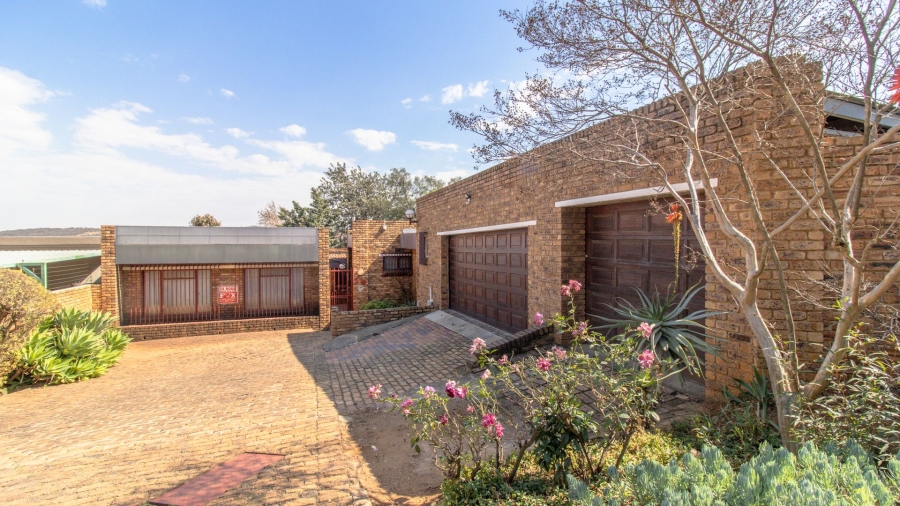 3 Bedroom Property for Sale in Mulbarton Gauteng
