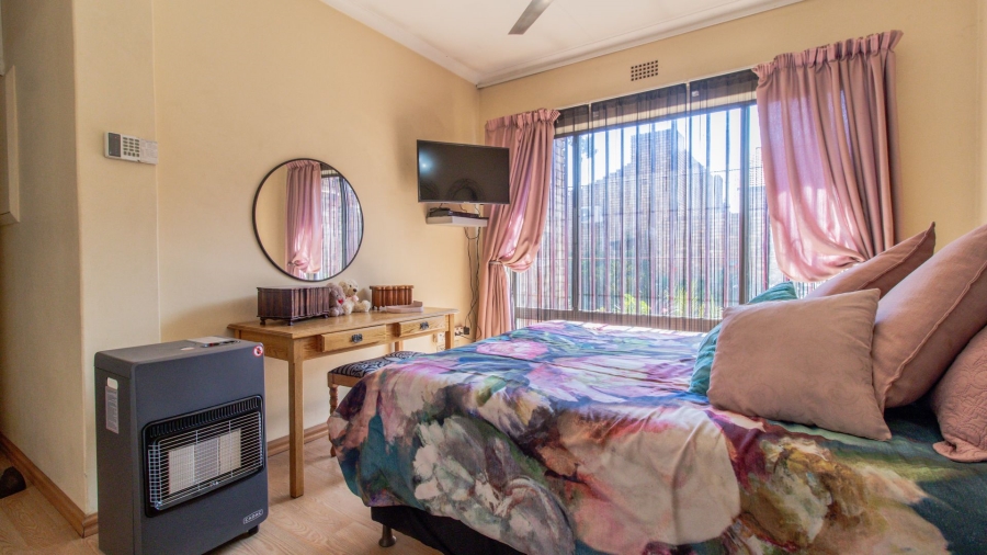 3 Bedroom Property for Sale in Mulbarton Gauteng