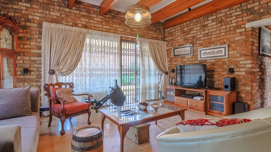 3 Bedroom Property for Sale in Mulbarton Gauteng