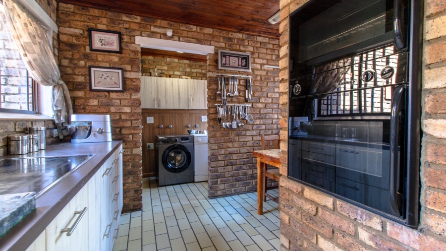 3 Bedroom Property for Sale in Mulbarton Gauteng