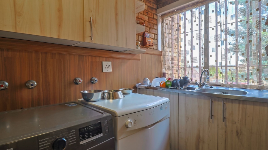 3 Bedroom Property for Sale in Mulbarton Gauteng