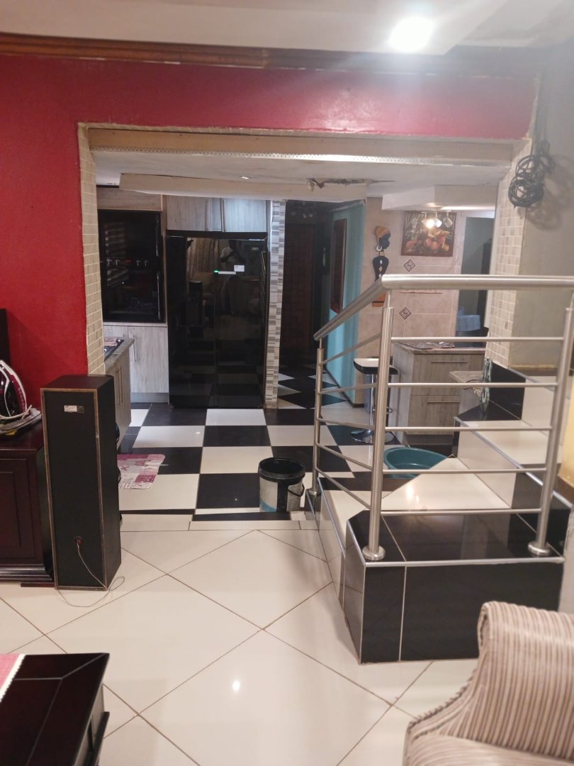 4 Bedroom Property for Sale in Lotus Gardens Gauteng