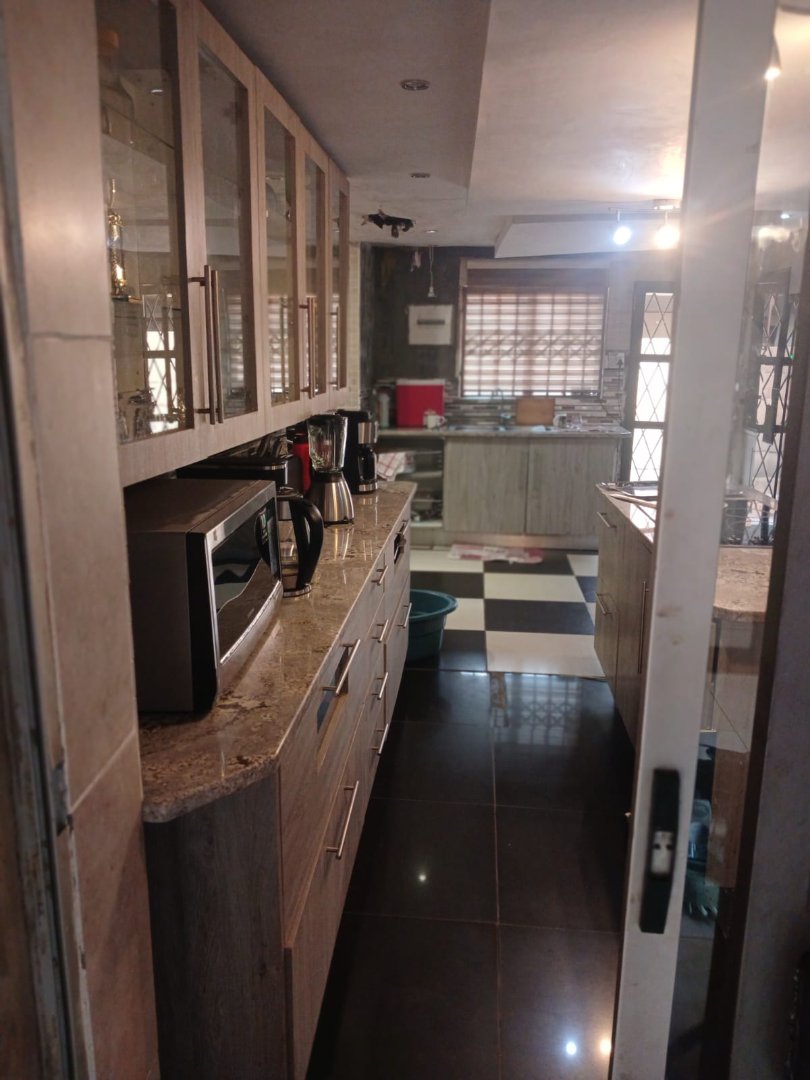 4 Bedroom Property for Sale in Lotus Gardens Gauteng