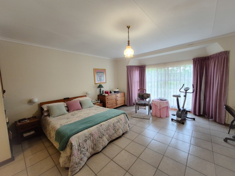 5 Bedroom Property for Sale in Northdene Gauteng