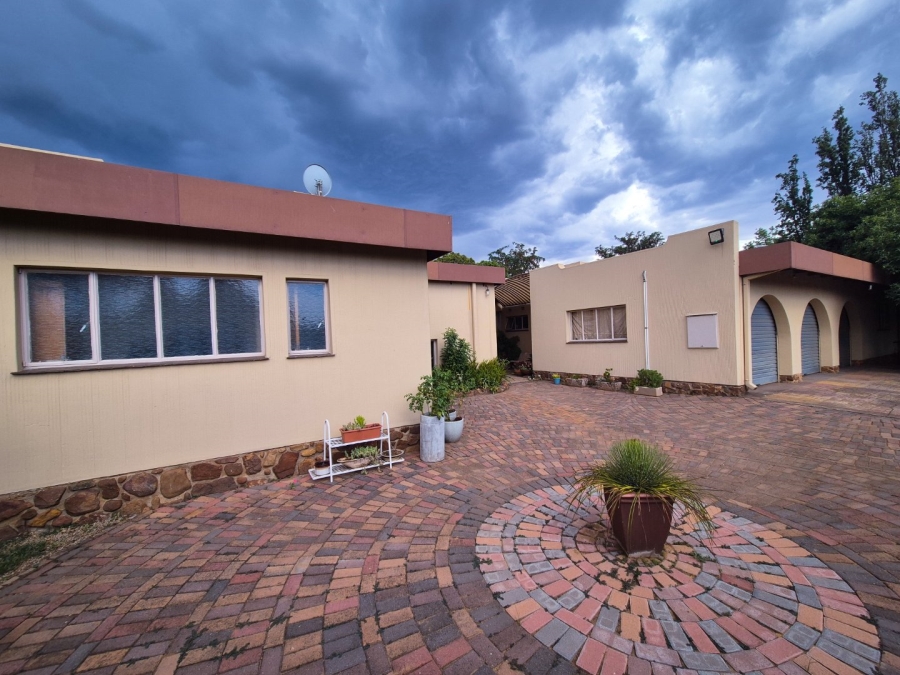 5 Bedroom Property for Sale in Northdene Gauteng