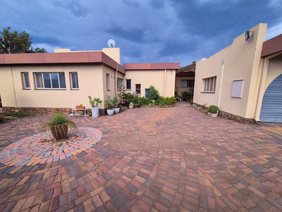 5 Bedroom Property for Sale in Northdene Gauteng