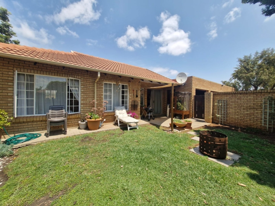 2 Bedroom Property for Sale in Sinoville Gauteng