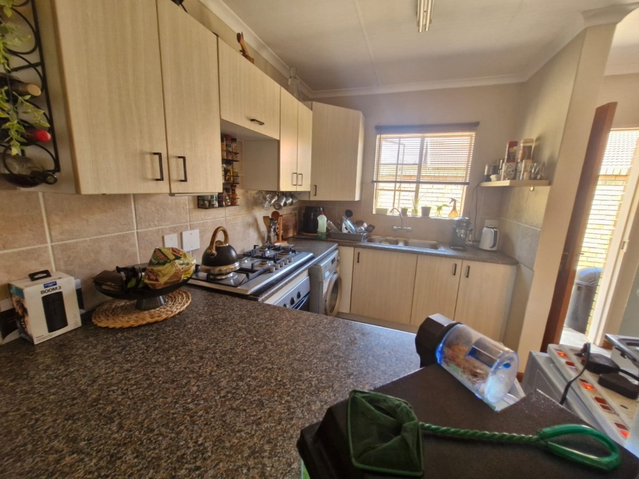 2 Bedroom Property for Sale in Sinoville Gauteng
