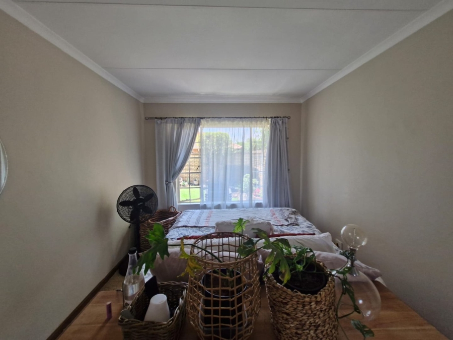 2 Bedroom Property for Sale in Sinoville Gauteng