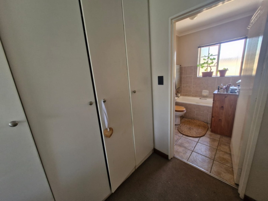 2 Bedroom Property for Sale in Sinoville Gauteng