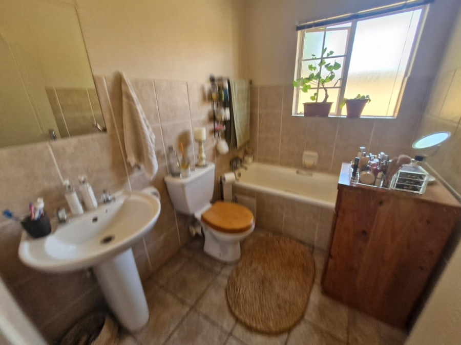 2 Bedroom Property for Sale in Sinoville Gauteng
