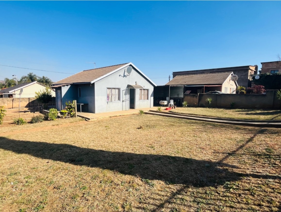 2 Bedroom Property for Sale in Lotus Gardens Gauteng