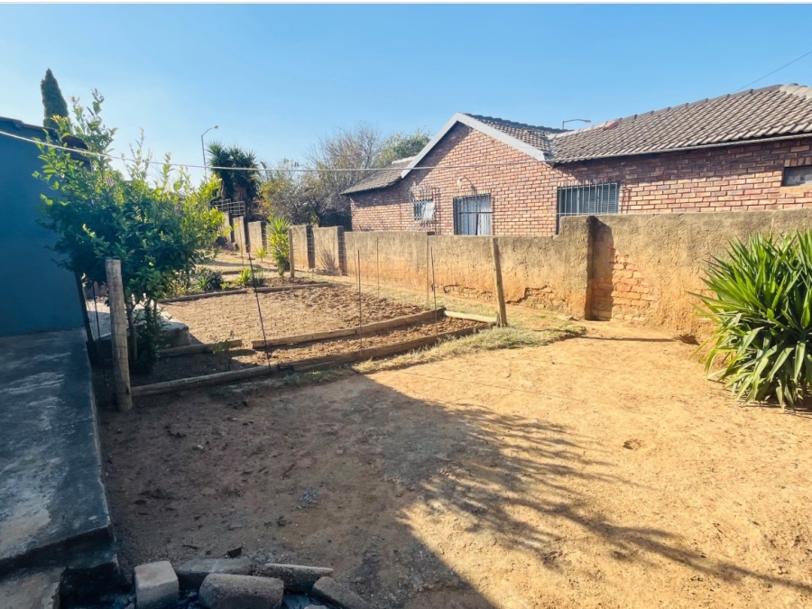 2 Bedroom Property for Sale in Lotus Gardens Gauteng