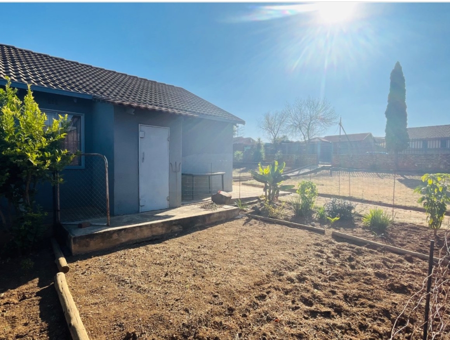 2 Bedroom Property for Sale in Lotus Gardens Gauteng