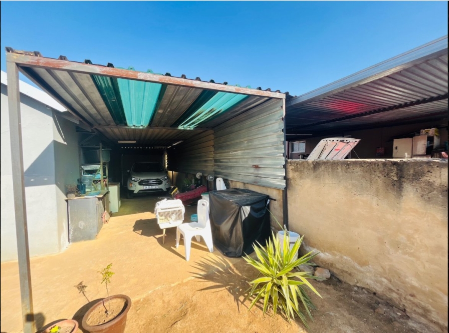 2 Bedroom Property for Sale in Lotus Gardens Gauteng