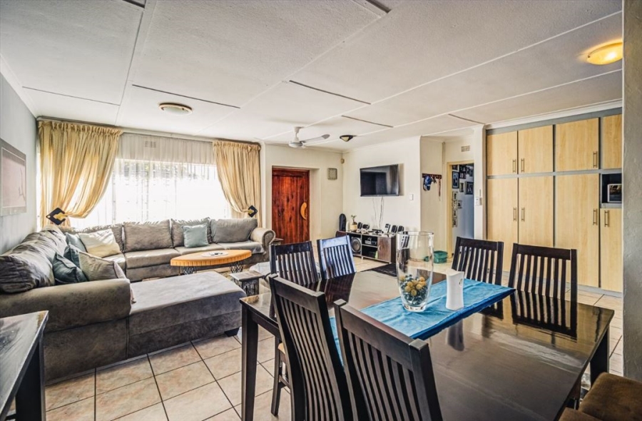 4 Bedroom Property for Sale in Bonaero Park Gauteng