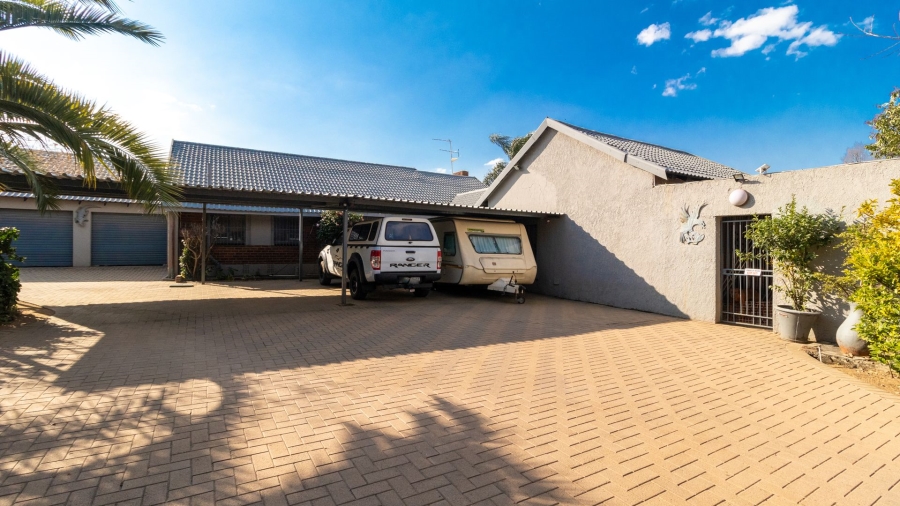 3 Bedroom Property for Sale in Van Riebeeck Park Gauteng