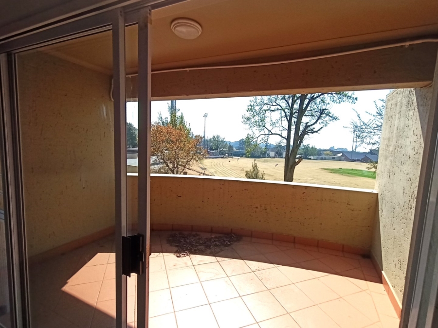 To Let 2 Bedroom Property for Rent in Illovo Gauteng
