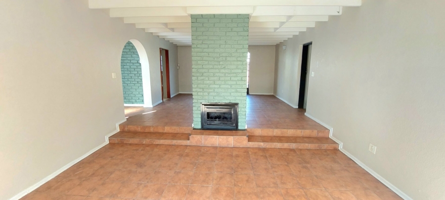 6 Bedroom Property for Sale in Freeway Park Gauteng