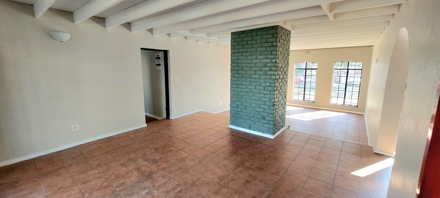 6 Bedroom Property for Sale in Freeway Park Gauteng