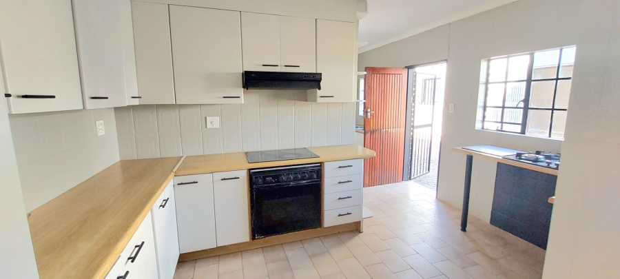 6 Bedroom Property for Sale in Freeway Park Gauteng