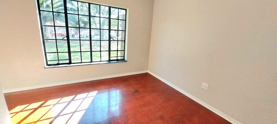 6 Bedroom Property for Sale in Freeway Park Gauteng