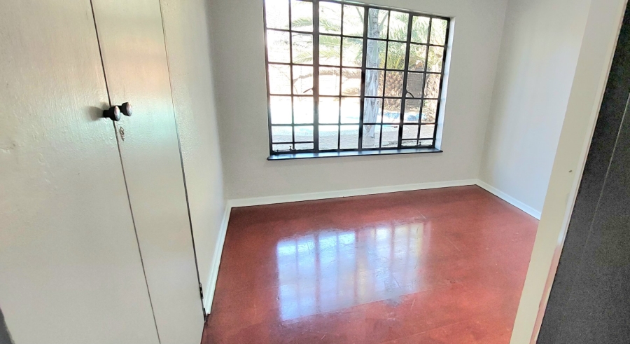 6 Bedroom Property for Sale in Freeway Park Gauteng