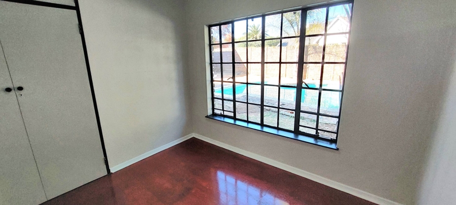6 Bedroom Property for Sale in Freeway Park Gauteng