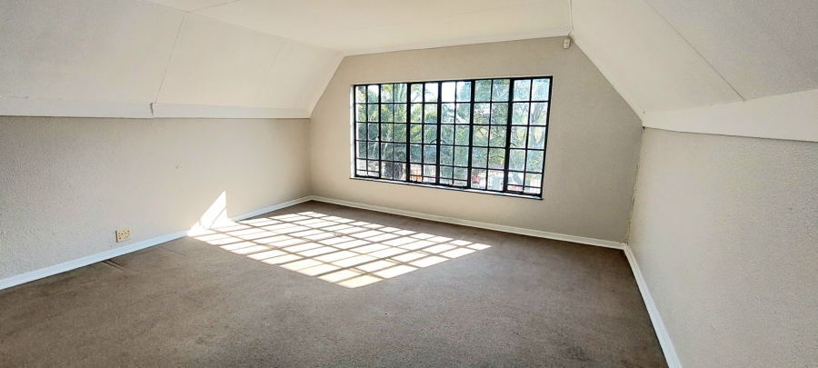 6 Bedroom Property for Sale in Freeway Park Gauteng