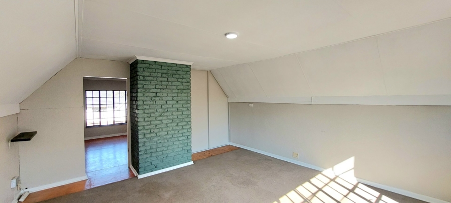 6 Bedroom Property for Sale in Freeway Park Gauteng