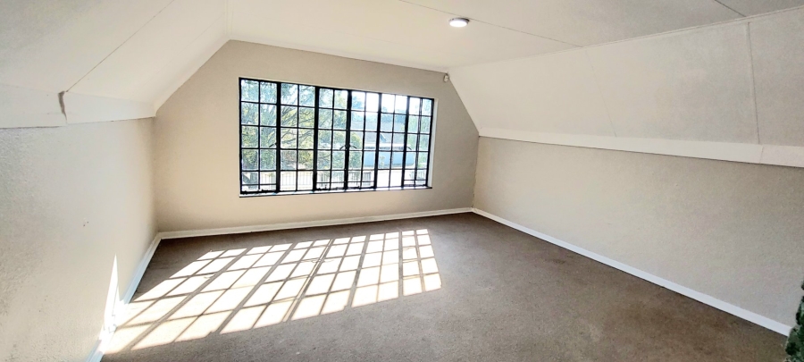 6 Bedroom Property for Sale in Freeway Park Gauteng