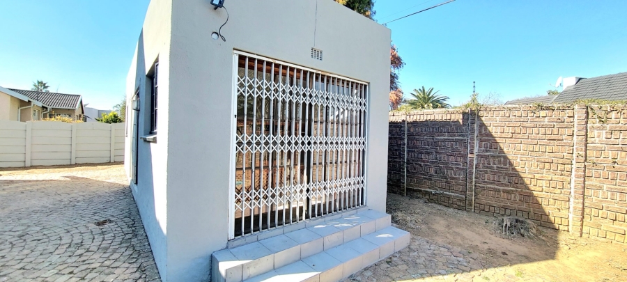 6 Bedroom Property for Sale in Freeway Park Gauteng