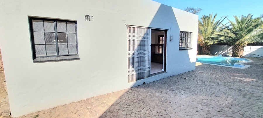 6 Bedroom Property for Sale in Freeway Park Gauteng