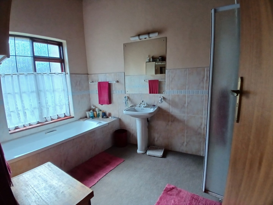  Bedroom Property for Sale in Rietfontein Gauteng