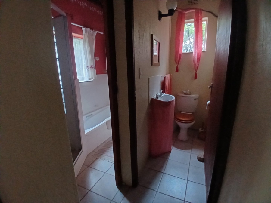  Bedroom Property for Sale in Rietfontein Gauteng
