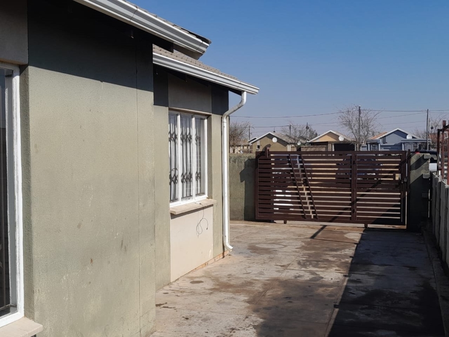 2 Bedroom Property for Sale in Savanna City Gauteng